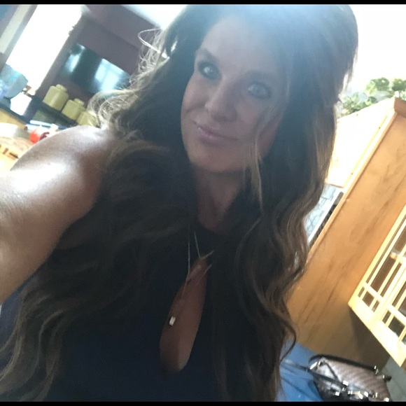 🌷TRACY 🌷Ambassador and TOP SELLER - Picture 2 of 7